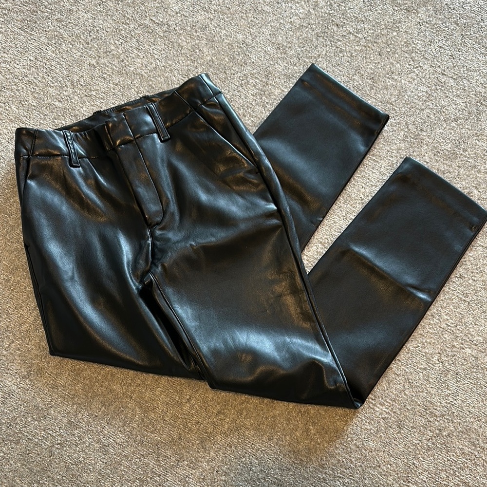 NWT GAP Faux Leather Pants SZ: 00